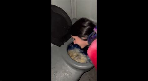 Scat blowjob New Videos